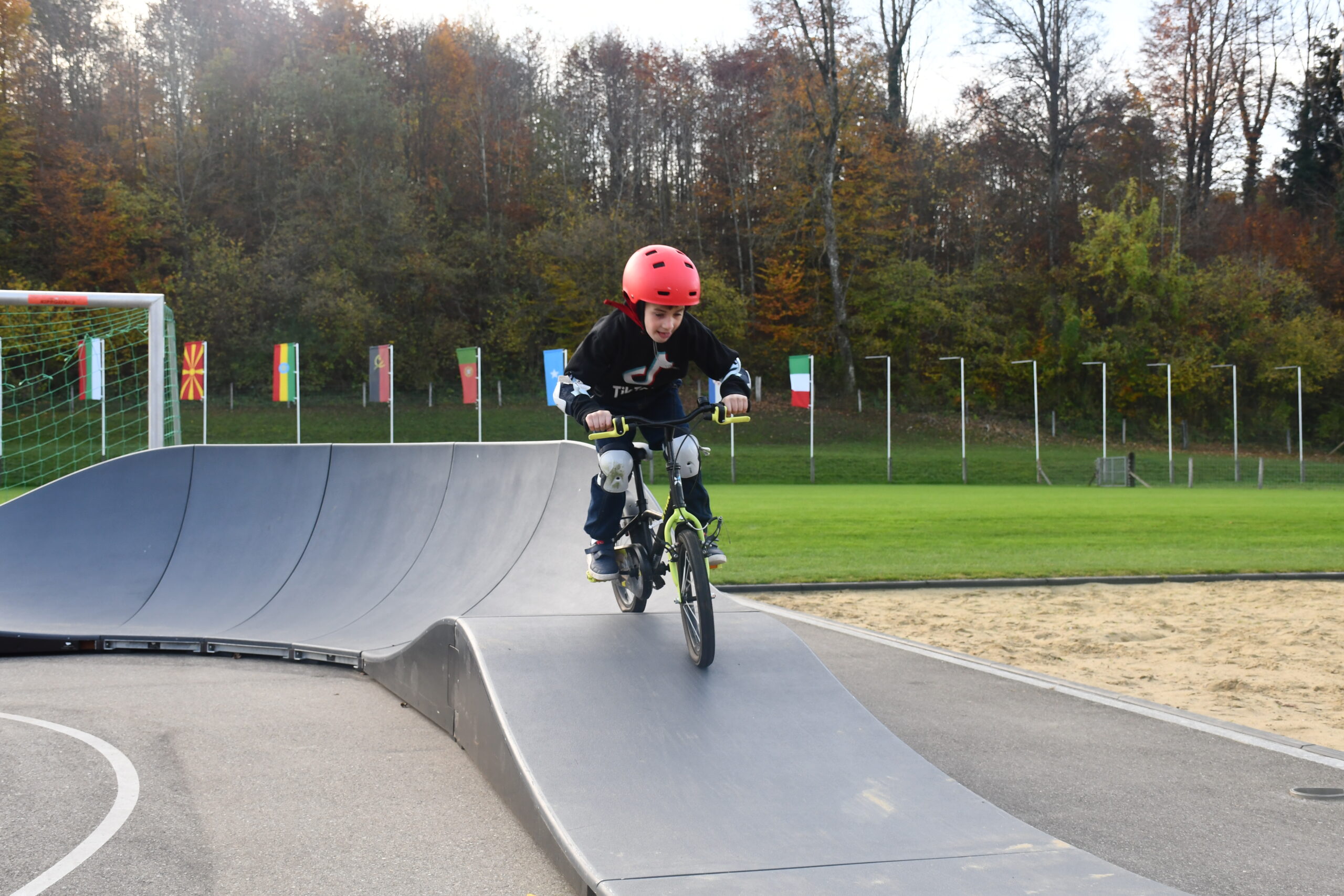 Kind auf Modular Pumptrack Buechweid